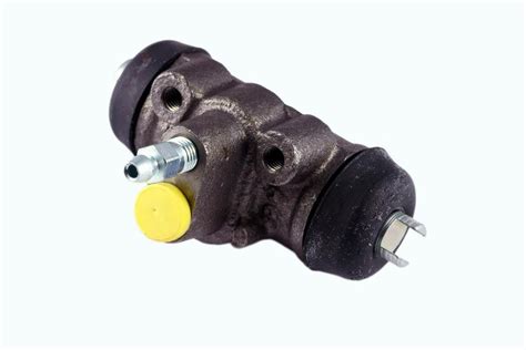 Symptoms of a Bad or Failing Brake Wheel Cylinder